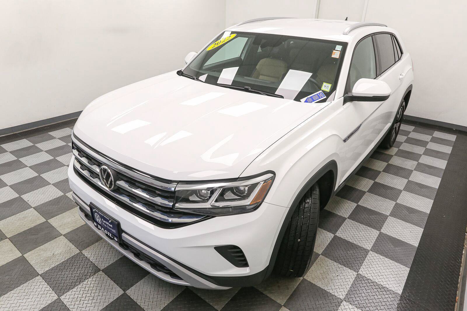 Certified 2022 Volkswagen Atlas Cross Sport SE AWD/4WD image 7