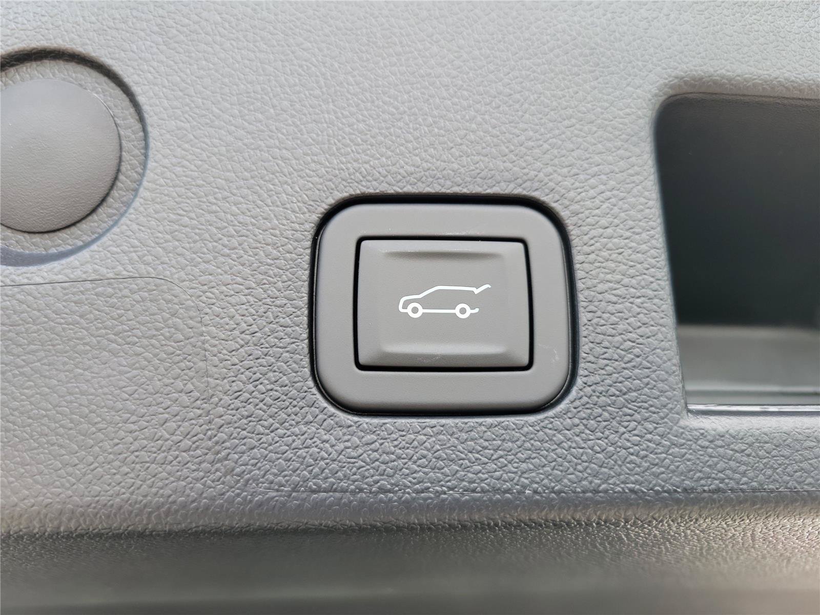 New 2027 GMC Terrain Elevation w/ Elevation Premium Package FWD image 38
