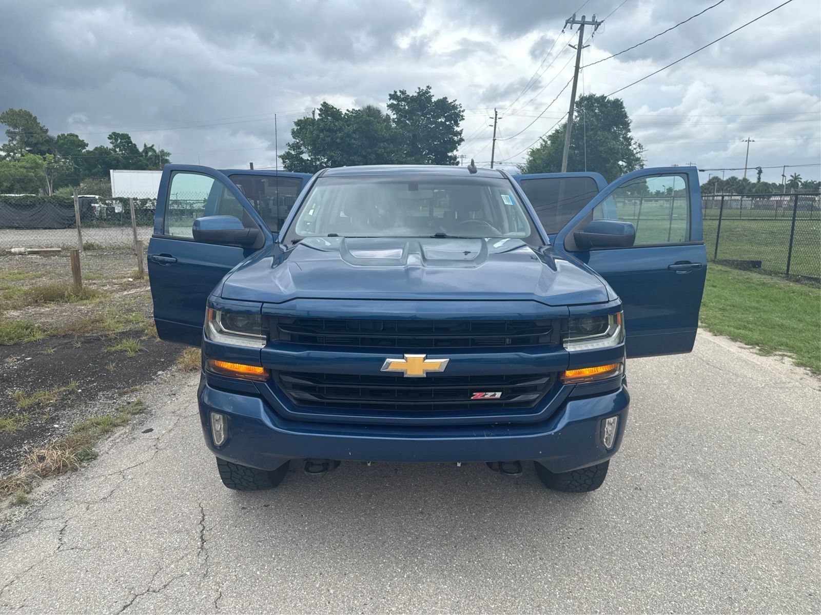 Used 2018 Chevrolet Silverado 1500 LT w/ All Star Edition AWD/4WD image 22