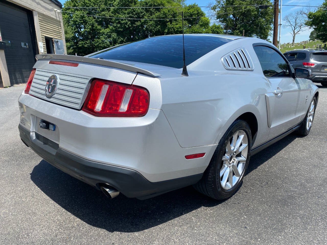 Used 2011 Ford Mustang Premium w/ 202A Rapid Spec Order Code RWD image 3