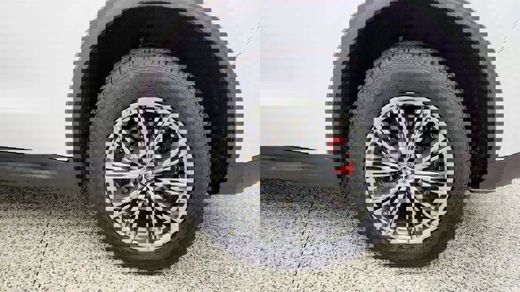 Used 2023 Alfa Romeo Stelvio Sprint image 9