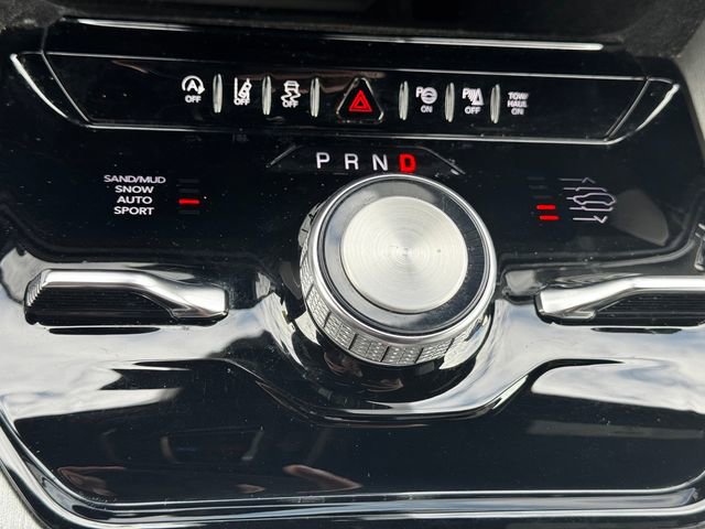 Certified 2025 Jeep Wagoneer Series III image 40