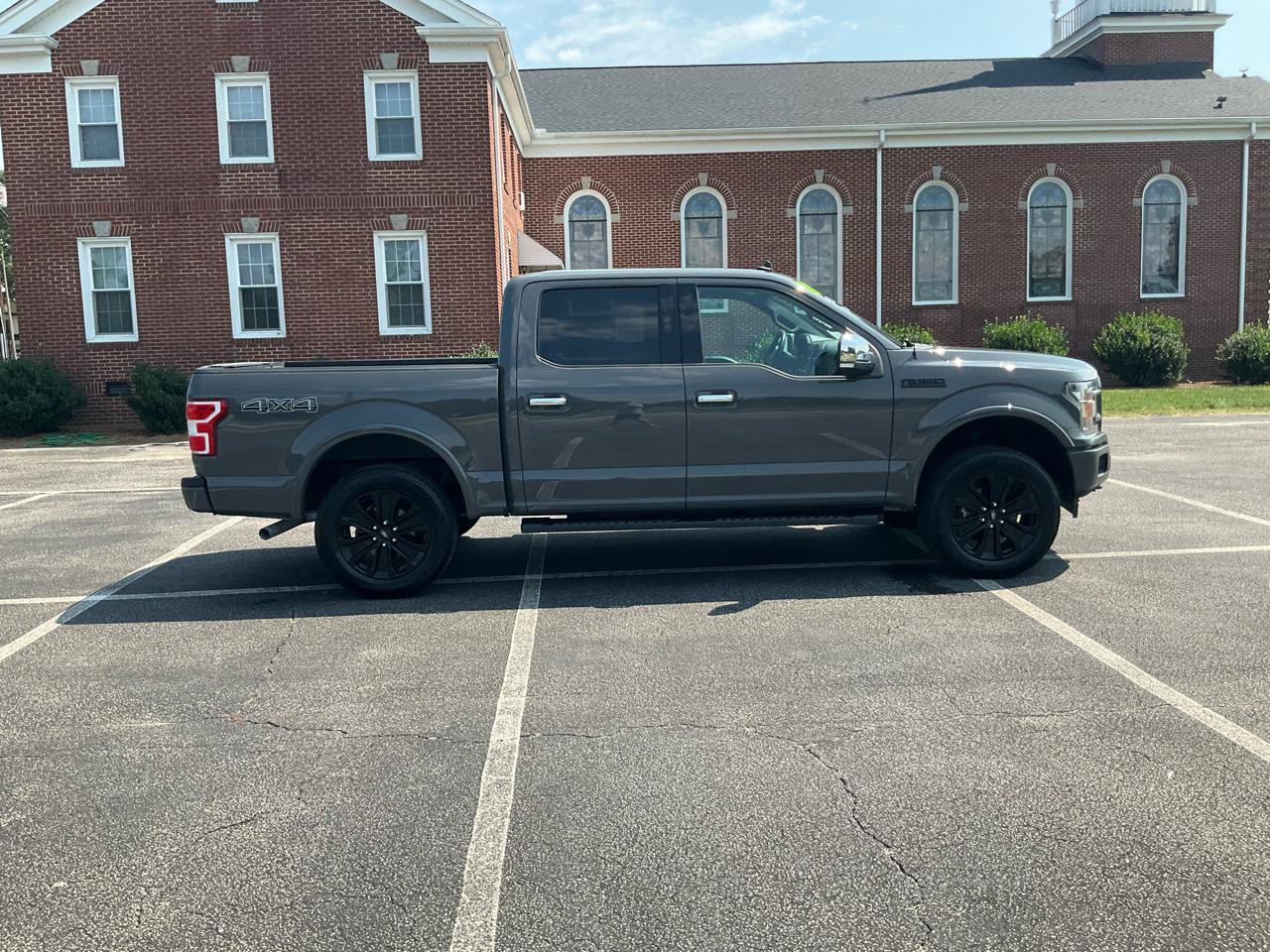 Used 2020 Ford F150 XLT w/ Equipment Group 302A Luxury AWD/4WD image 4