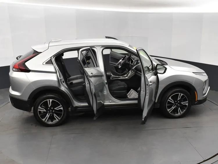 Used 2024 Mitsubishi Eclipse Cross SE AWD/4WD image 6