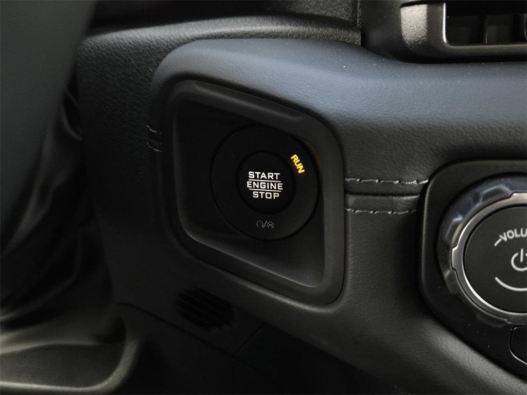 New 2025 Jeep Gladiator Rubicon image 19