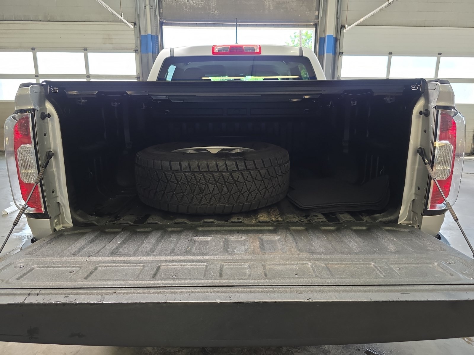 Used 2019 GMC Canyon 2WD Crew Cab w/ Convenience Package image 29