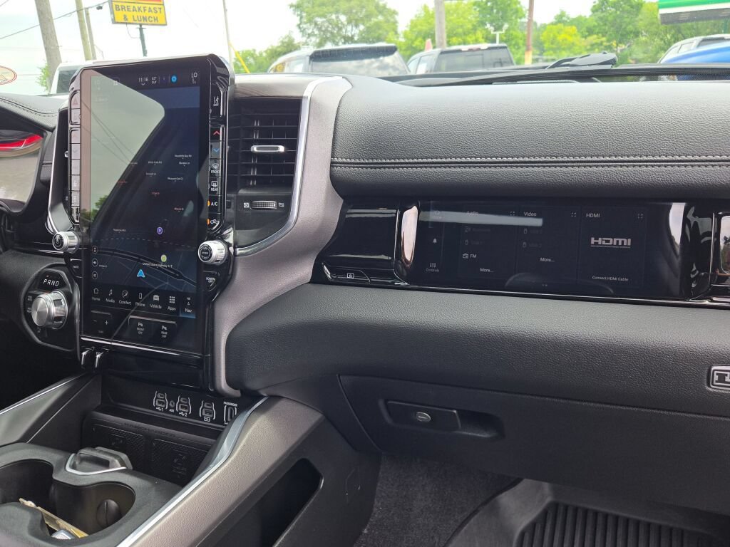 Used 2025 RAM 1500 Laramie w/ Night Edition AWD/4WD image 17
