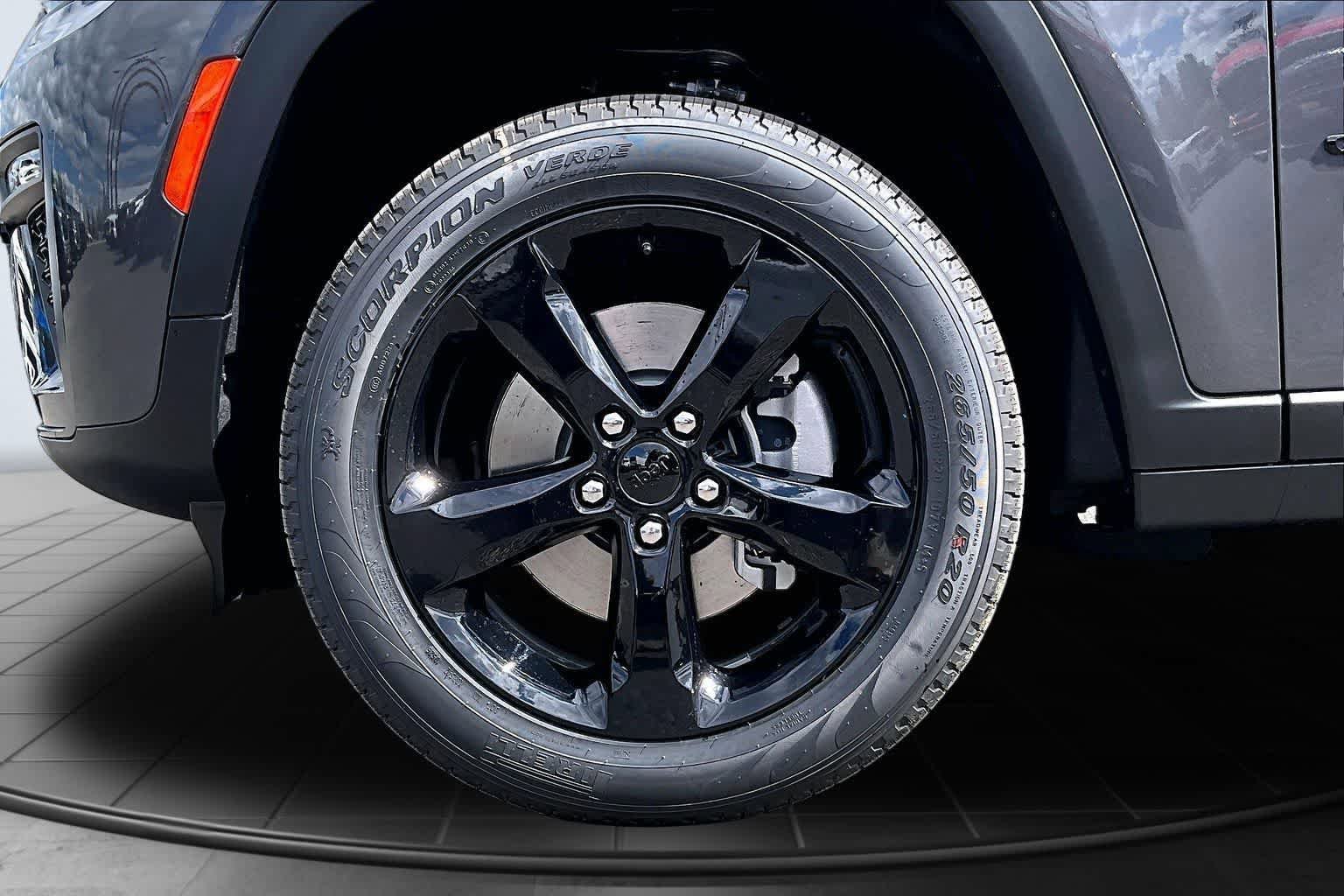 New 2026 Jeep Grand Cherokee L Limited AWD/4WD image 8