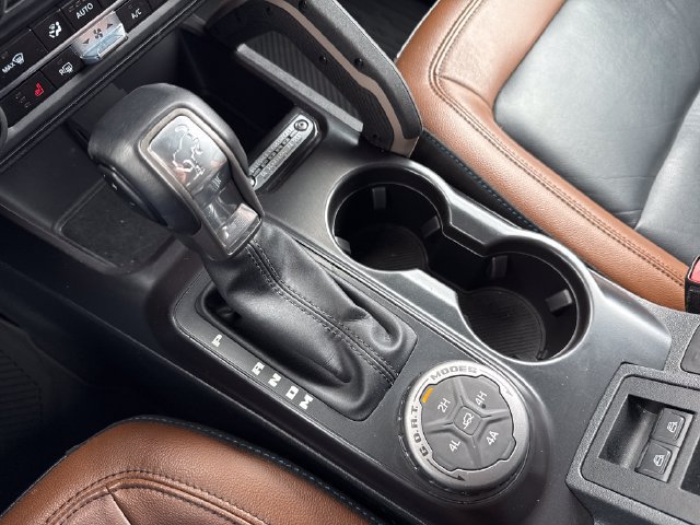 Used 2024 Ford Bronco Outer Banks w/ Sasquatch Package AWD/4WD image 29