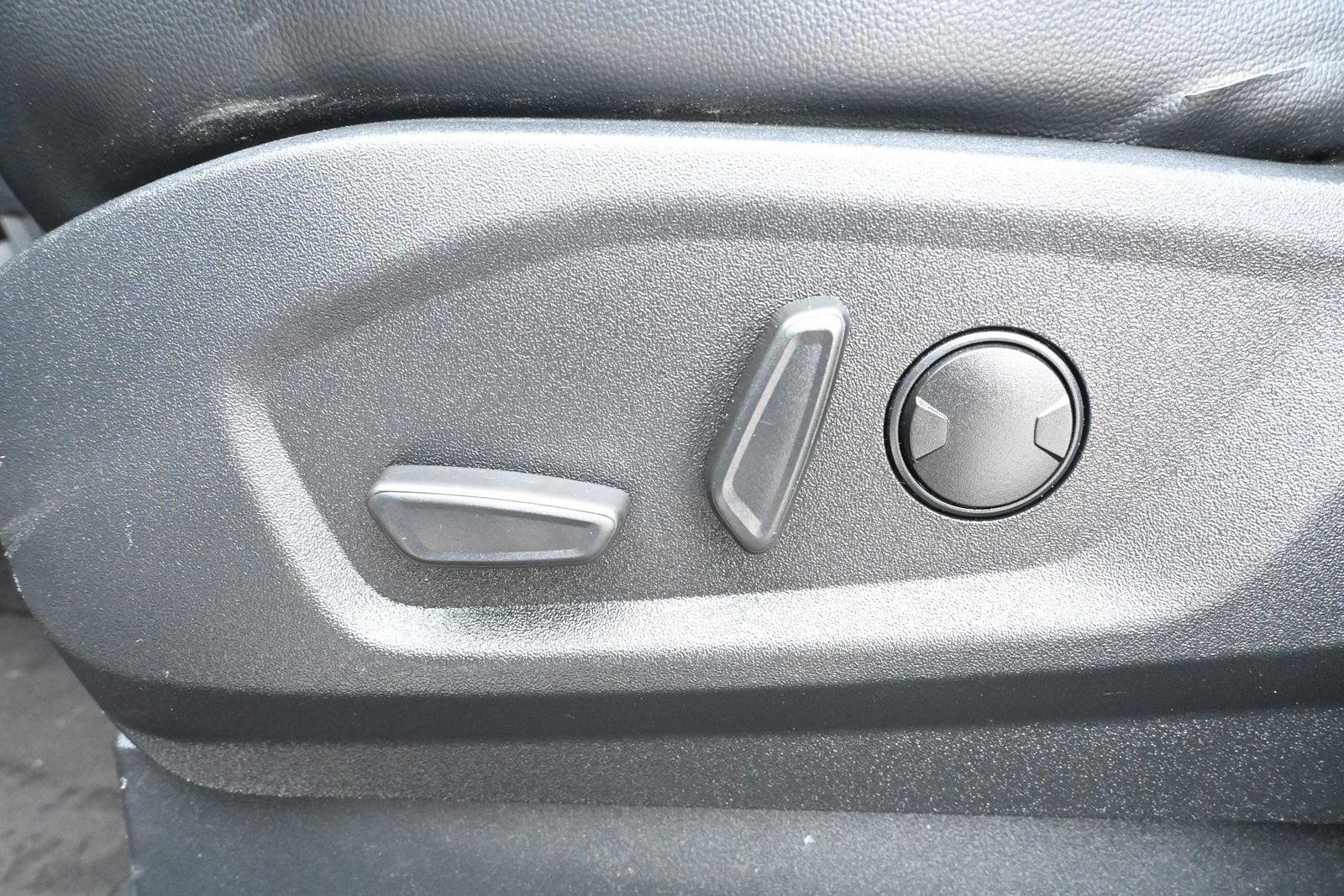 Used 2024 Ford Edge SEL AWD/4WD image 8