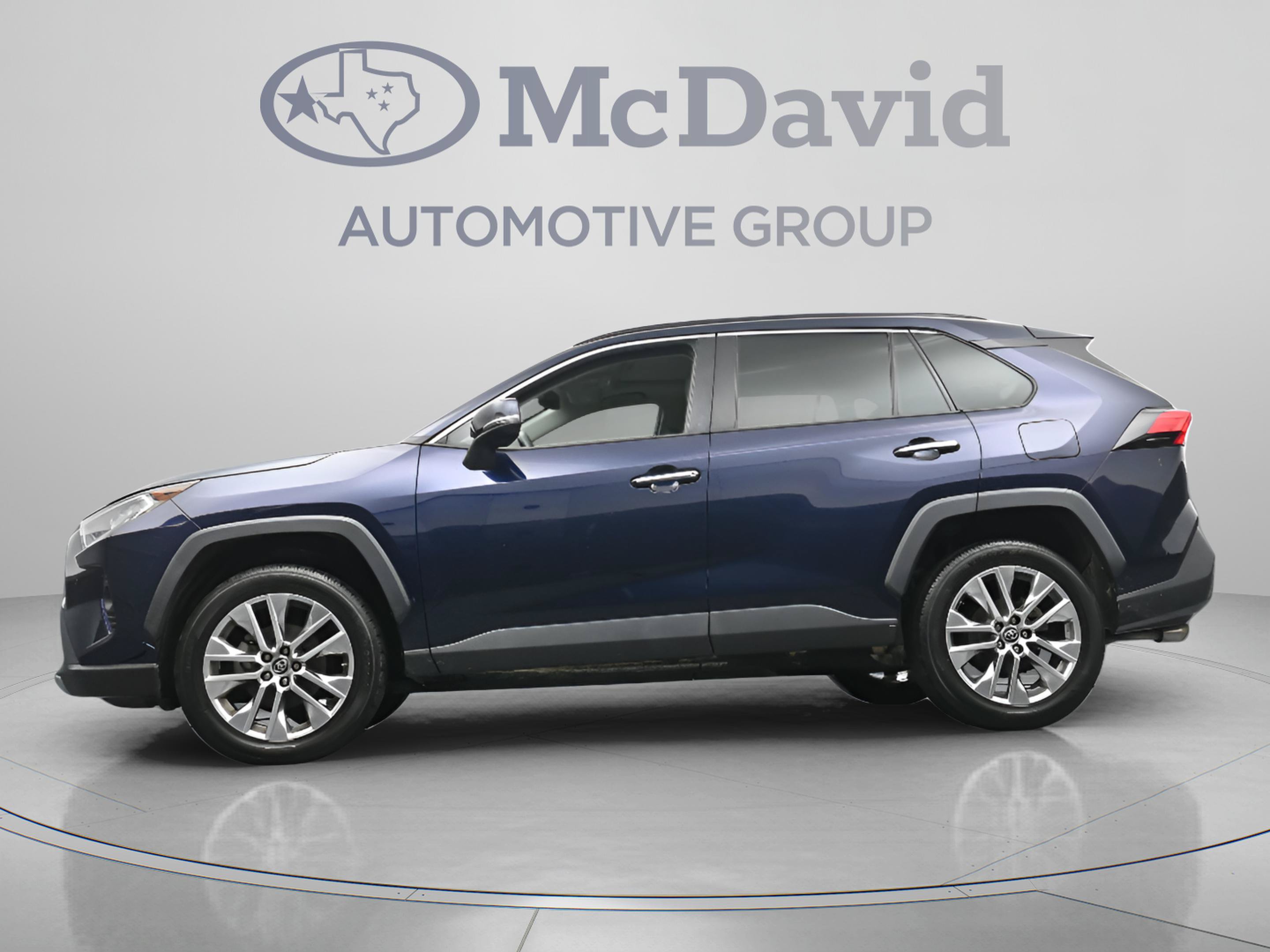 Used 2019 Toyota RAV4 Limited w/ Cold Weather Package FWD image 28