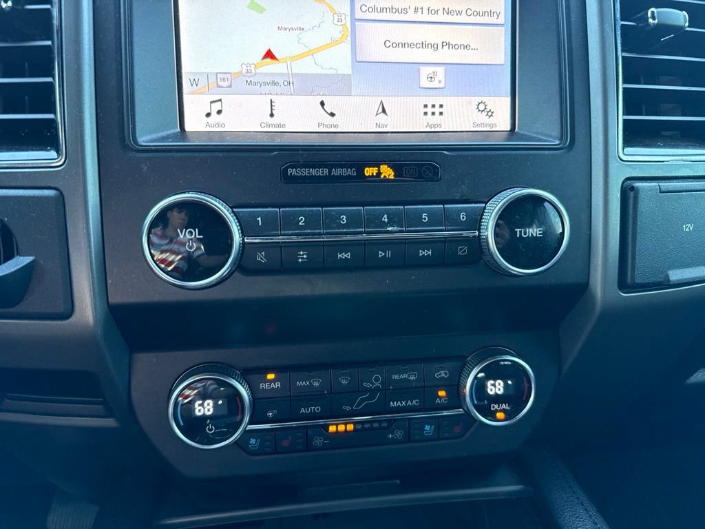 Used 2019 Ford Expedition XLT w/ Equipment Group 202A AWD/4WD image 23