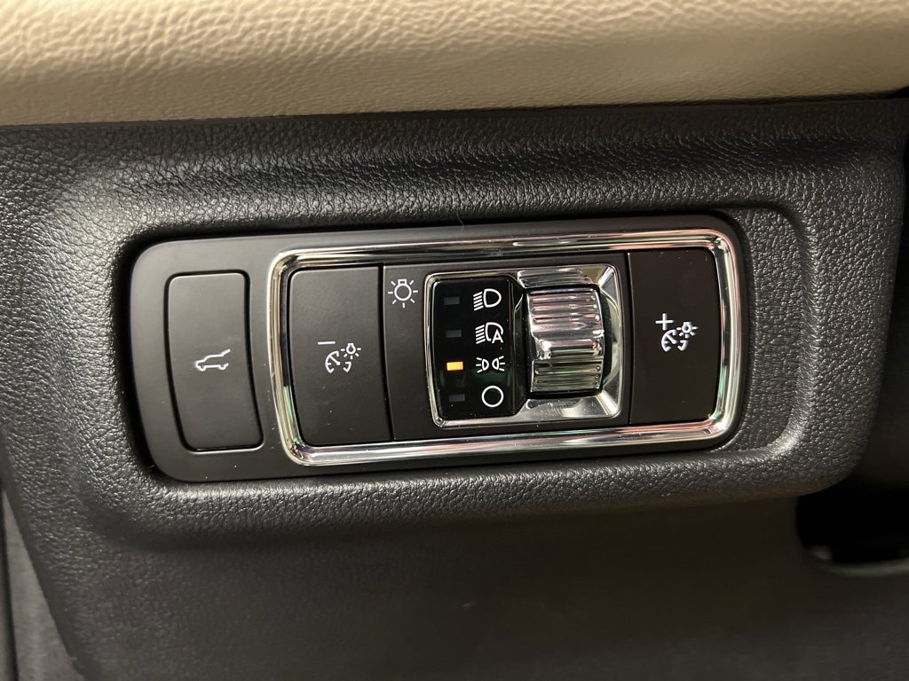 Used 2026 Lincoln Corsair Premiere image 25