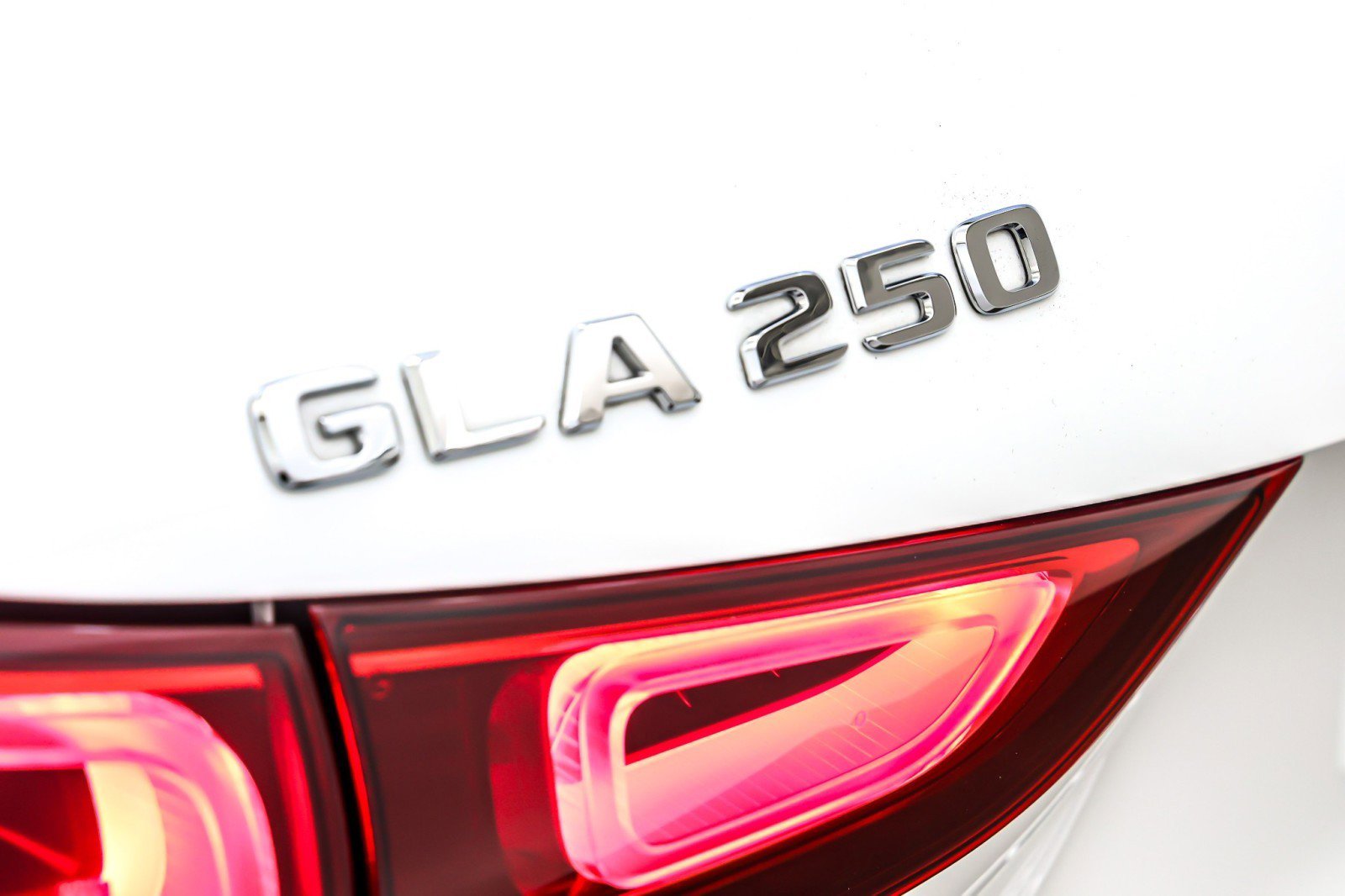 Certified 2023 Mercedes-Benz GLA 250 4MATIC w/ Premium Package image 9