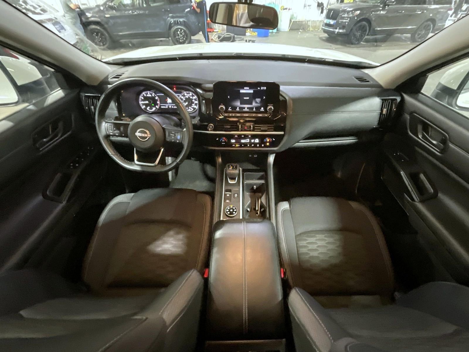 Used 2024 Nissan Pathfinder SV w/ Lighting Package (N92) image 15