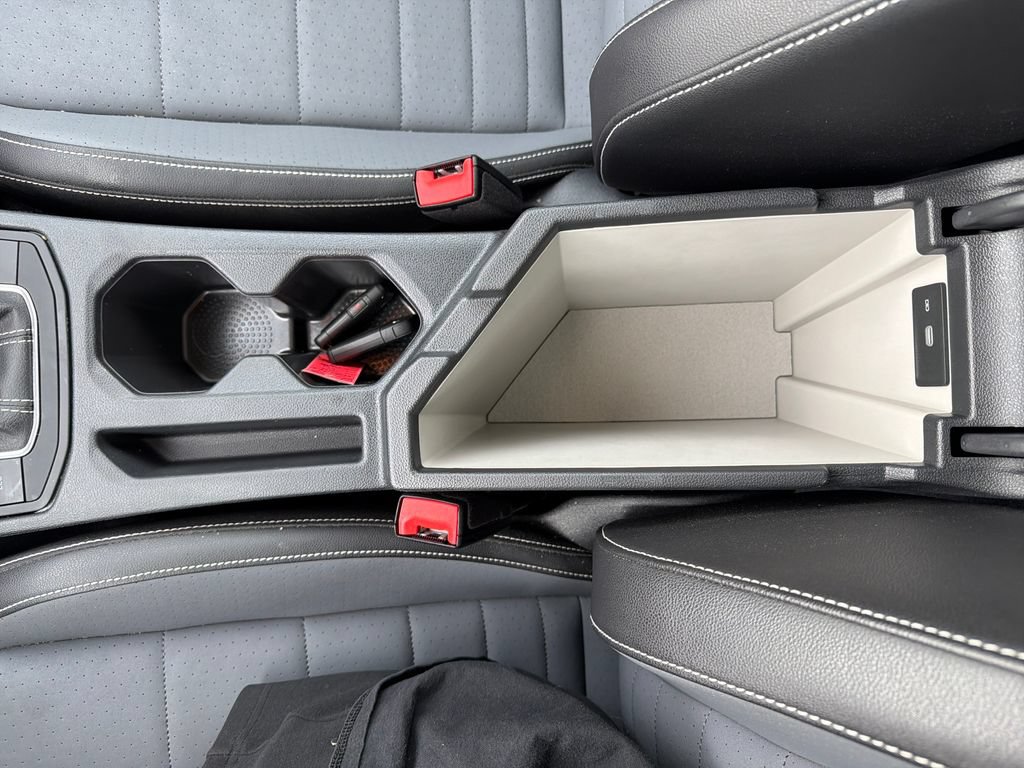 Used 2025 Volkswagen Jetta SE w/ Sunroof Package FWD image 27