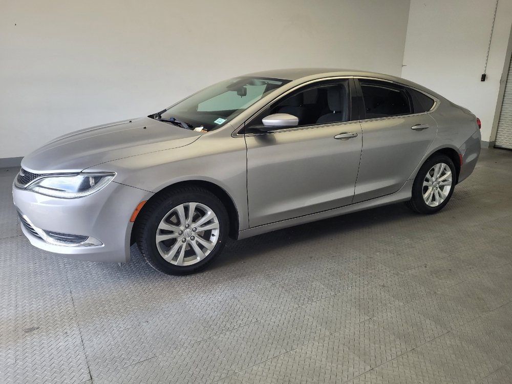 Used 2015 Chrysler 200 Limited FWD image 2
