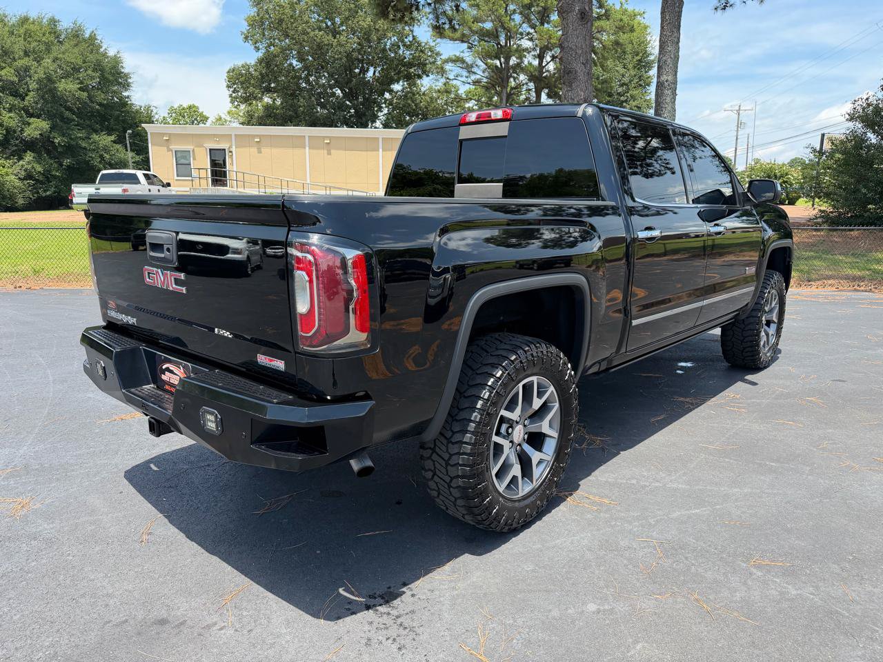 Used 2016 GMC Sierra 1500 SLT w/ All-Terrain Package AWD/4WD image 4