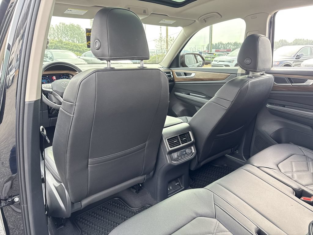 New 2026 Volkswagen Atlas SE FWD image 20