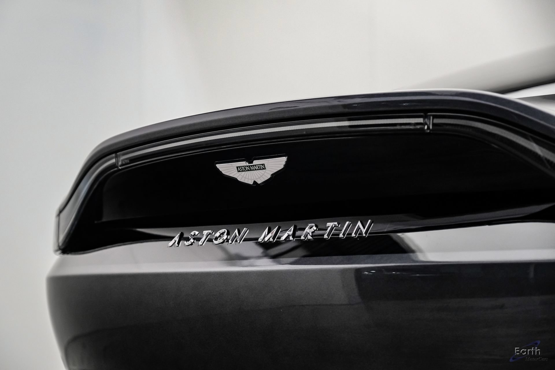 Used 2023 Aston Martin V12 Vantage RWD image 18