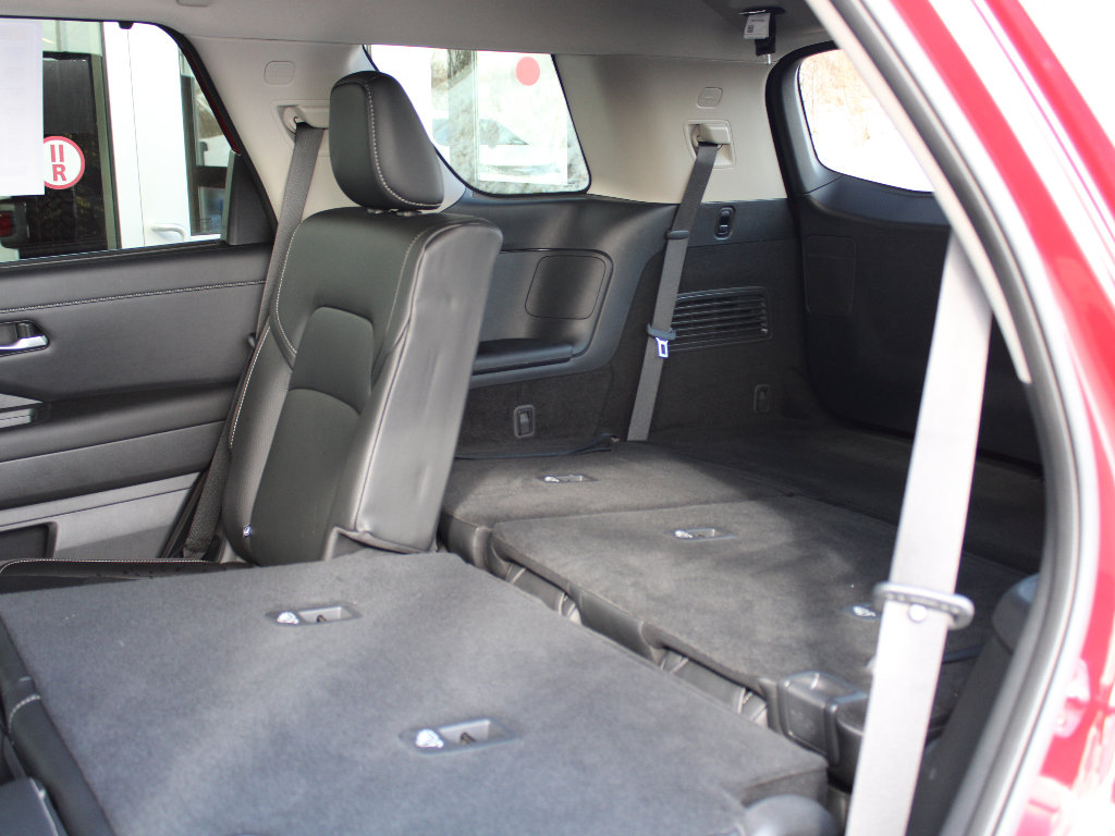 Used 2023 Nissan Pathfinder SL image 32