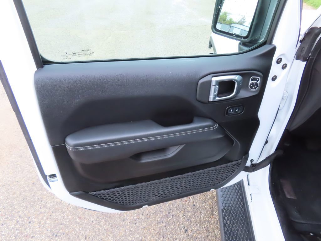 Used 2020 Jeep Wrangler Unlimited Sahara AWD/4WD image 21