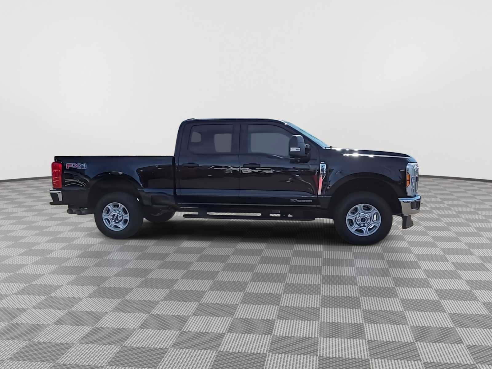 Used 2025 Ford F250 XLT w/ FX4 Off-Road Package image 9