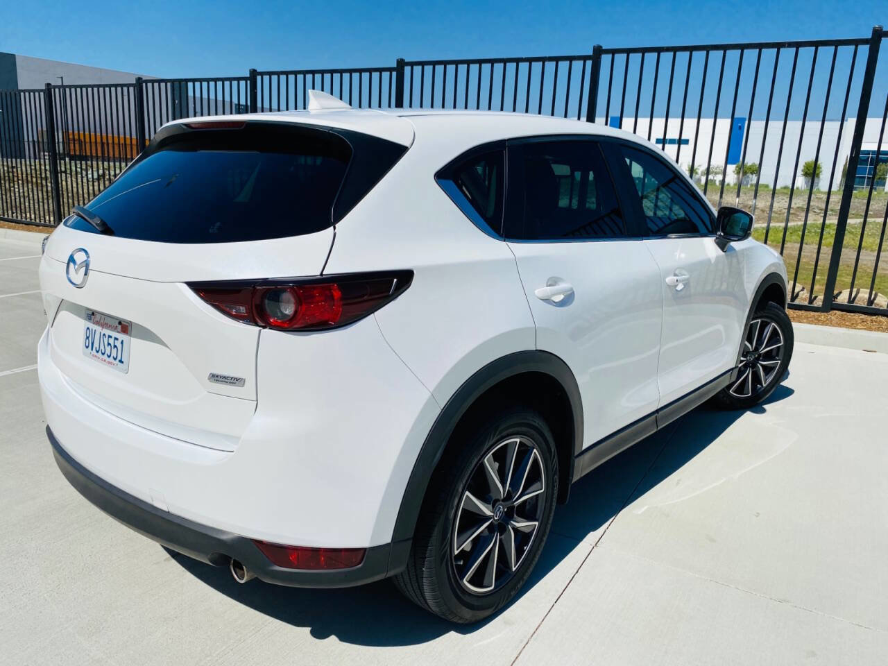 Used 2018 MAZDA CX-5 Touring w/ Preferred Equipment Package image 3