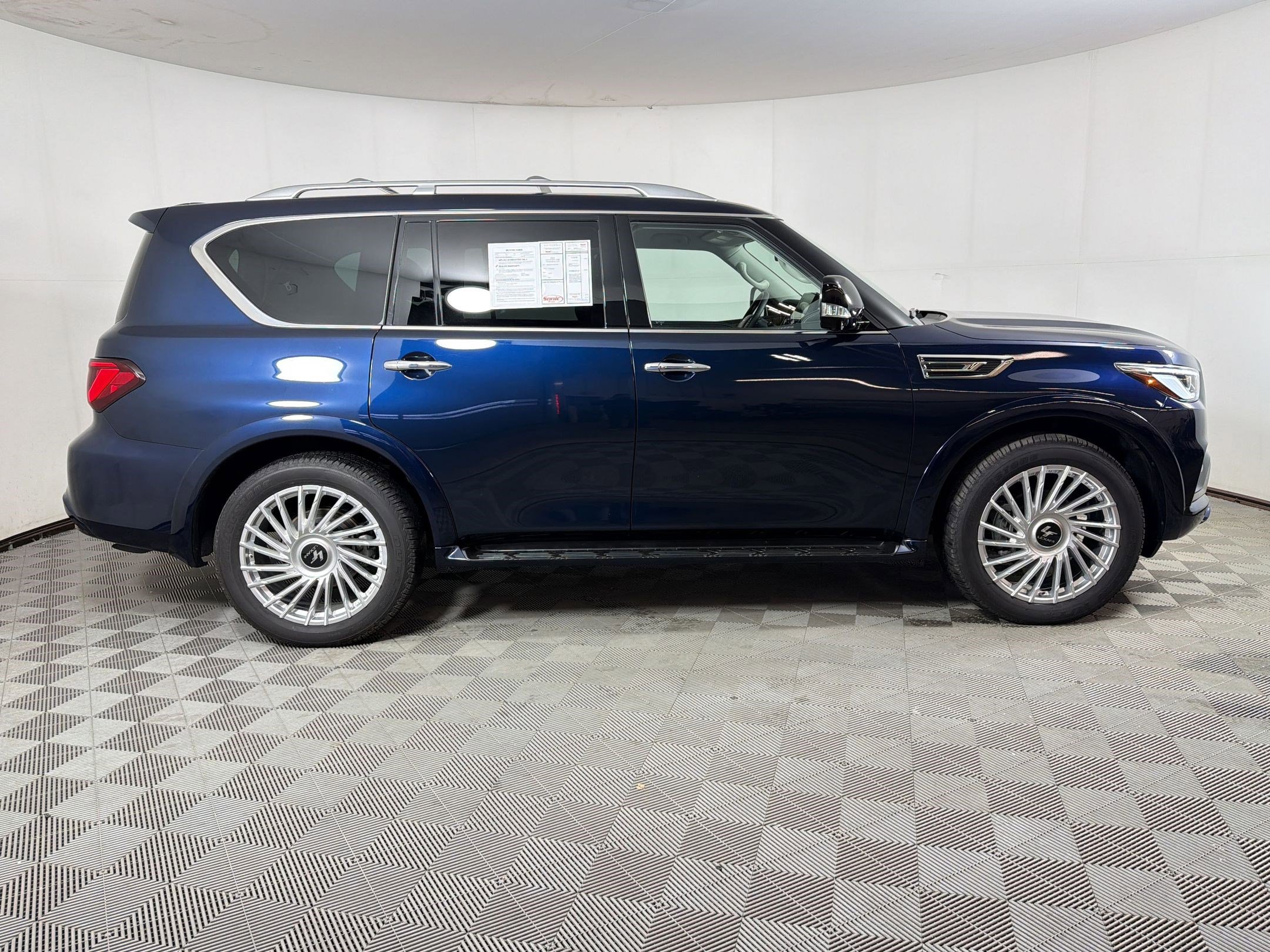 Used 2023 INFINITI QX80 Premium Select w/ Cargo Package AWD/4WD image 8