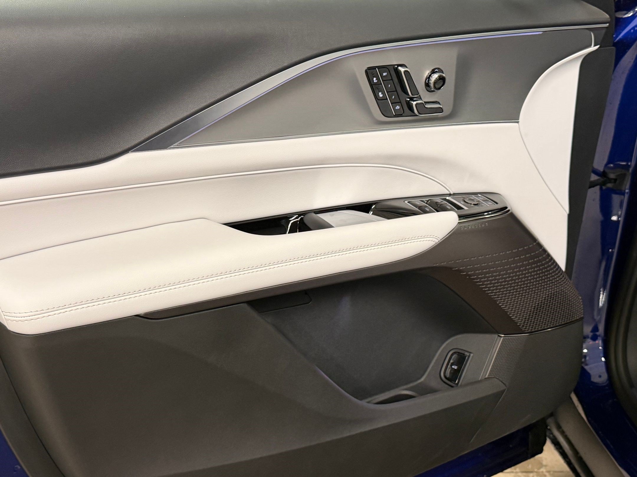 New 2027 Cadillac Lyriq Sport AWD/4WD image 13