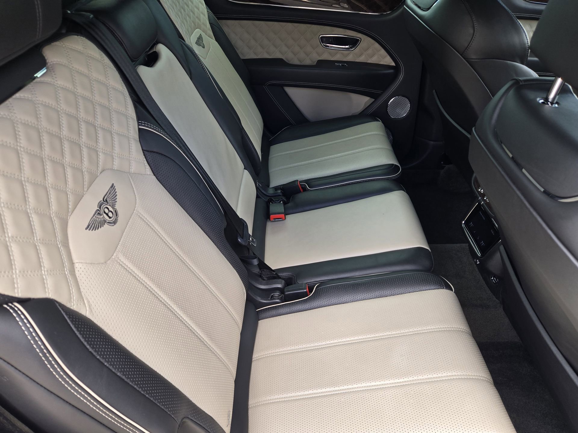 Used 2022 Bentley Bentayga Speed image 29