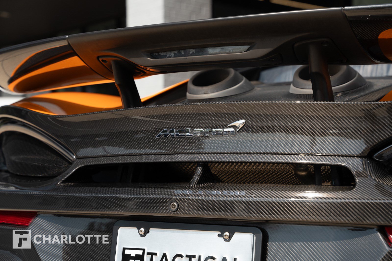 Used 2019 McLaren 600LT RWD image 18