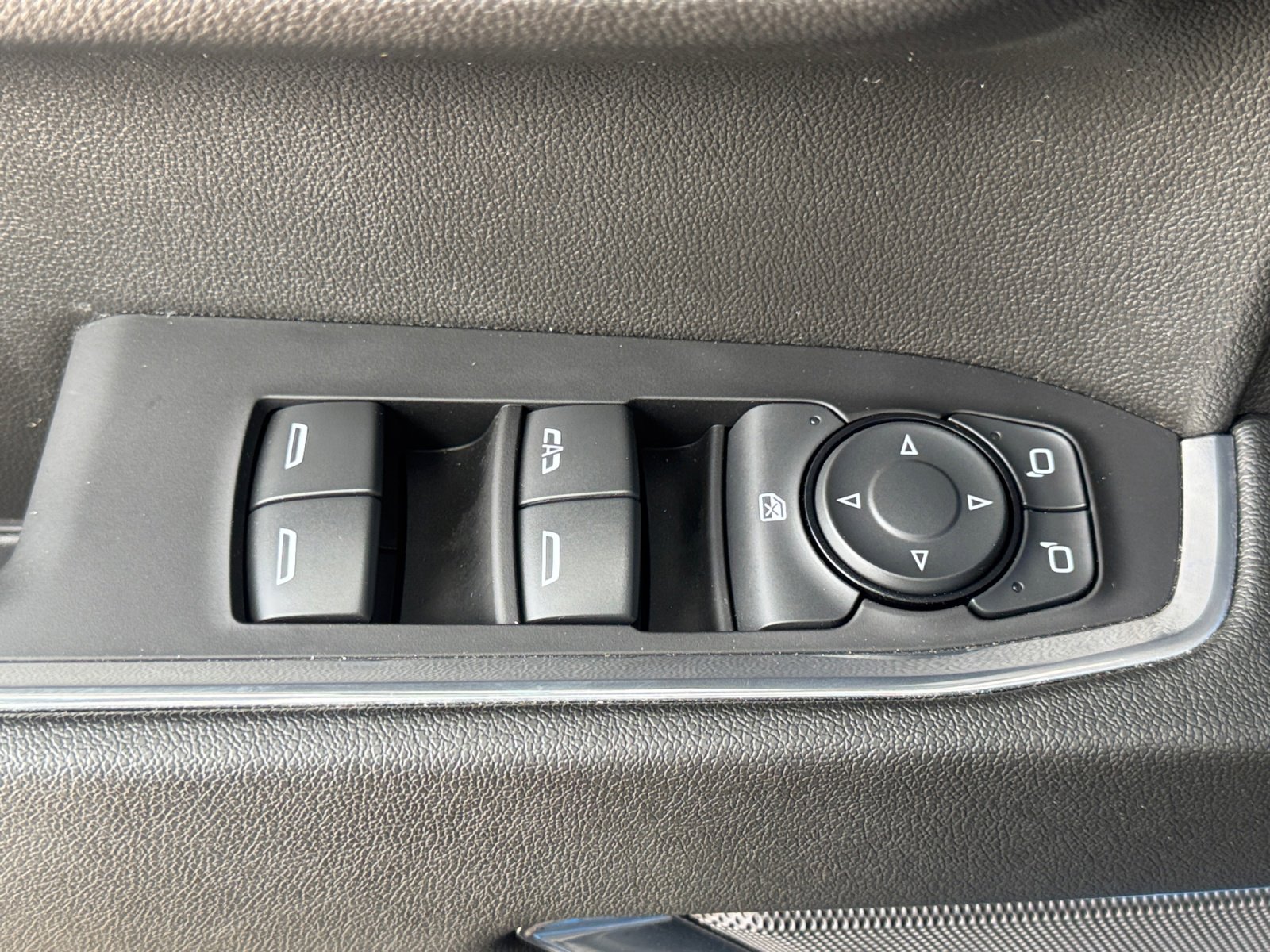 Used 2024 Chevrolet Silverado 1500 RST RWD image 10
