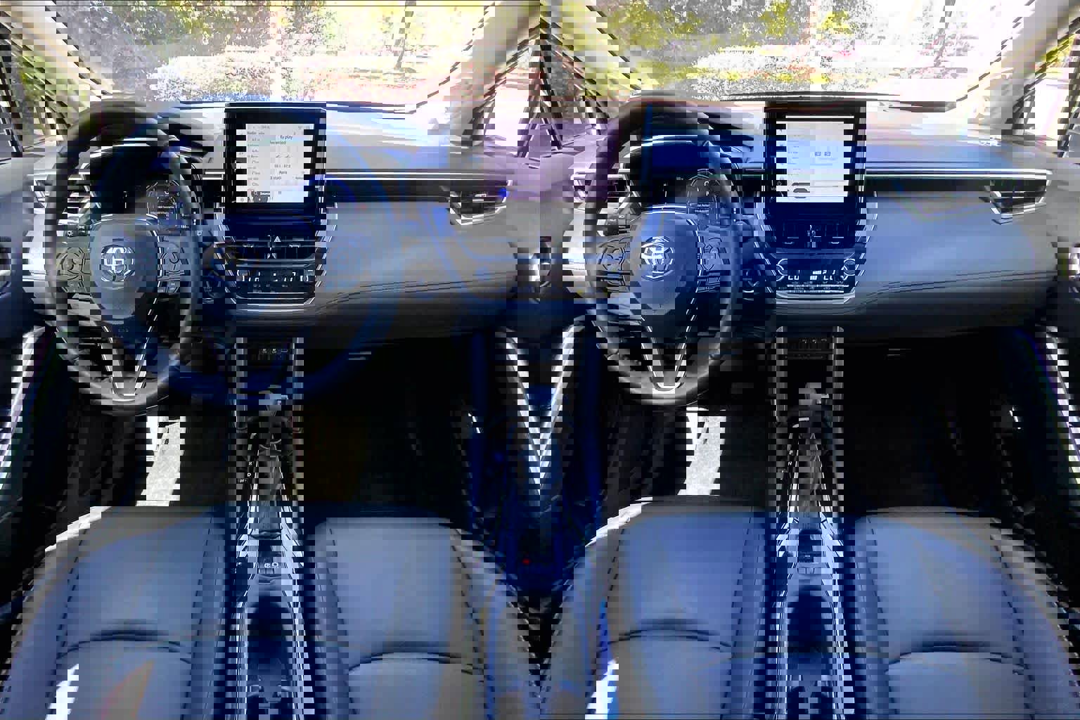 Used 2023 Toyota Corolla Cross XLE w/ Convenience Package image 16