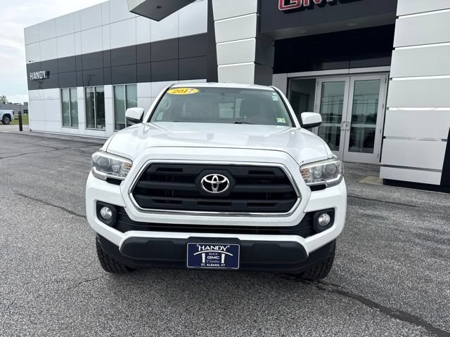 Used 2017 Toyota Tacoma SR5 AWD/4WD image 2