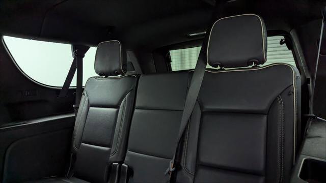 Used 2023 Chevrolet Suburban Premier RWD image 17