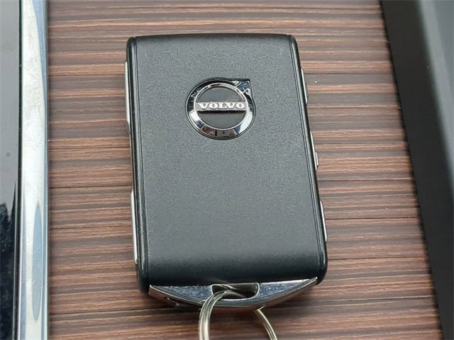 Used 2021 Volvo XC60 T5 Momentum image 30