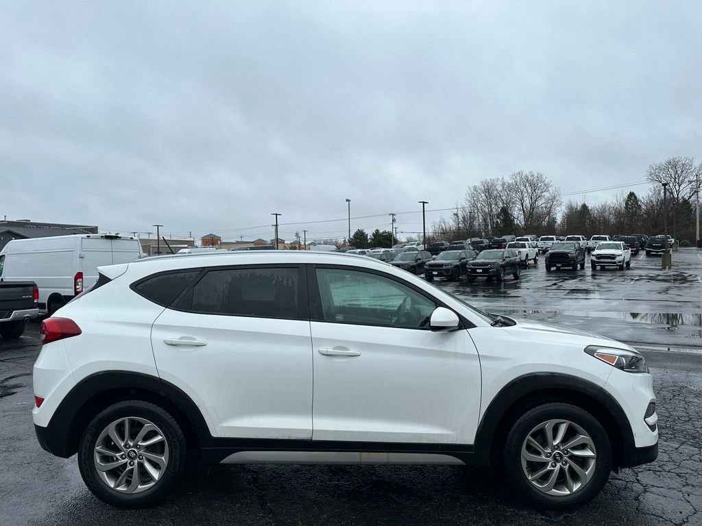 Used 2017 Hyundai Tucson SE image 11