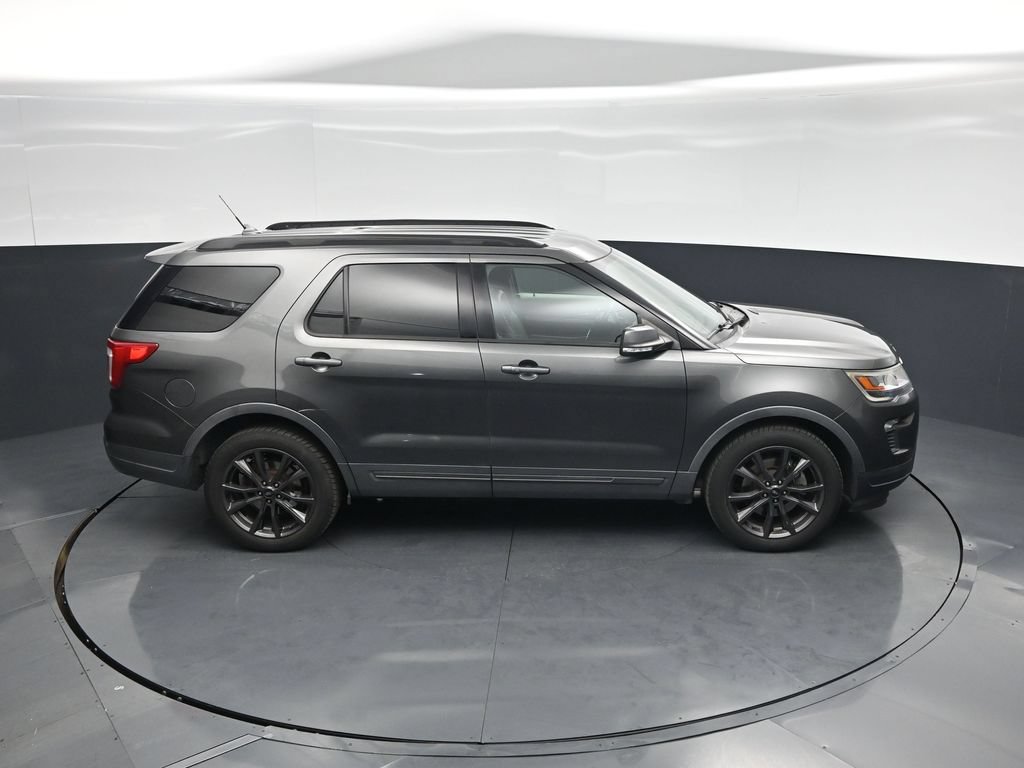 Used 2018 Ford Explorer XLT w/ Equipment Group 202A FWD image 38