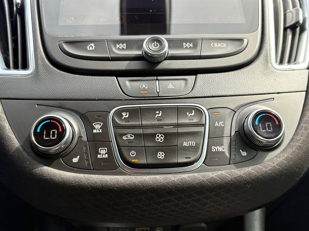 Used 2020 Chevrolet Malibu LT image 25