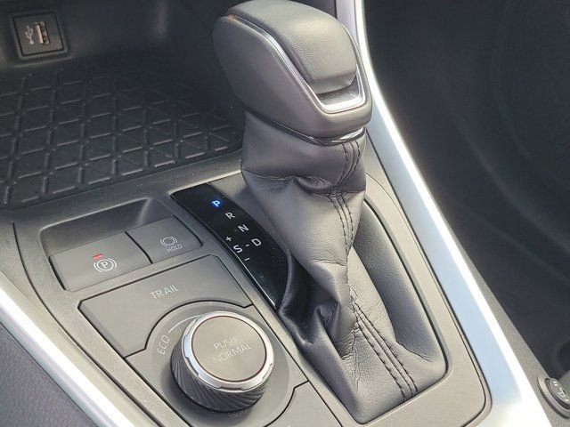 Used 2025 Toyota RAV4 XLE Premium image 25
