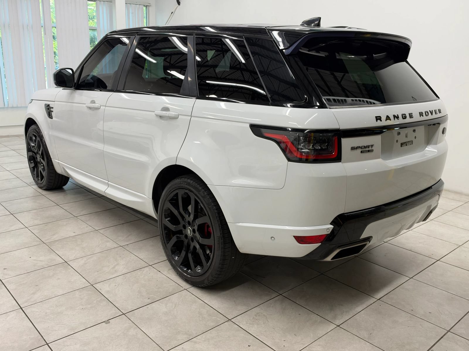 Used 2020 Land Rover Range Rover Sport HSE Dynamic AWD/4WD image 7