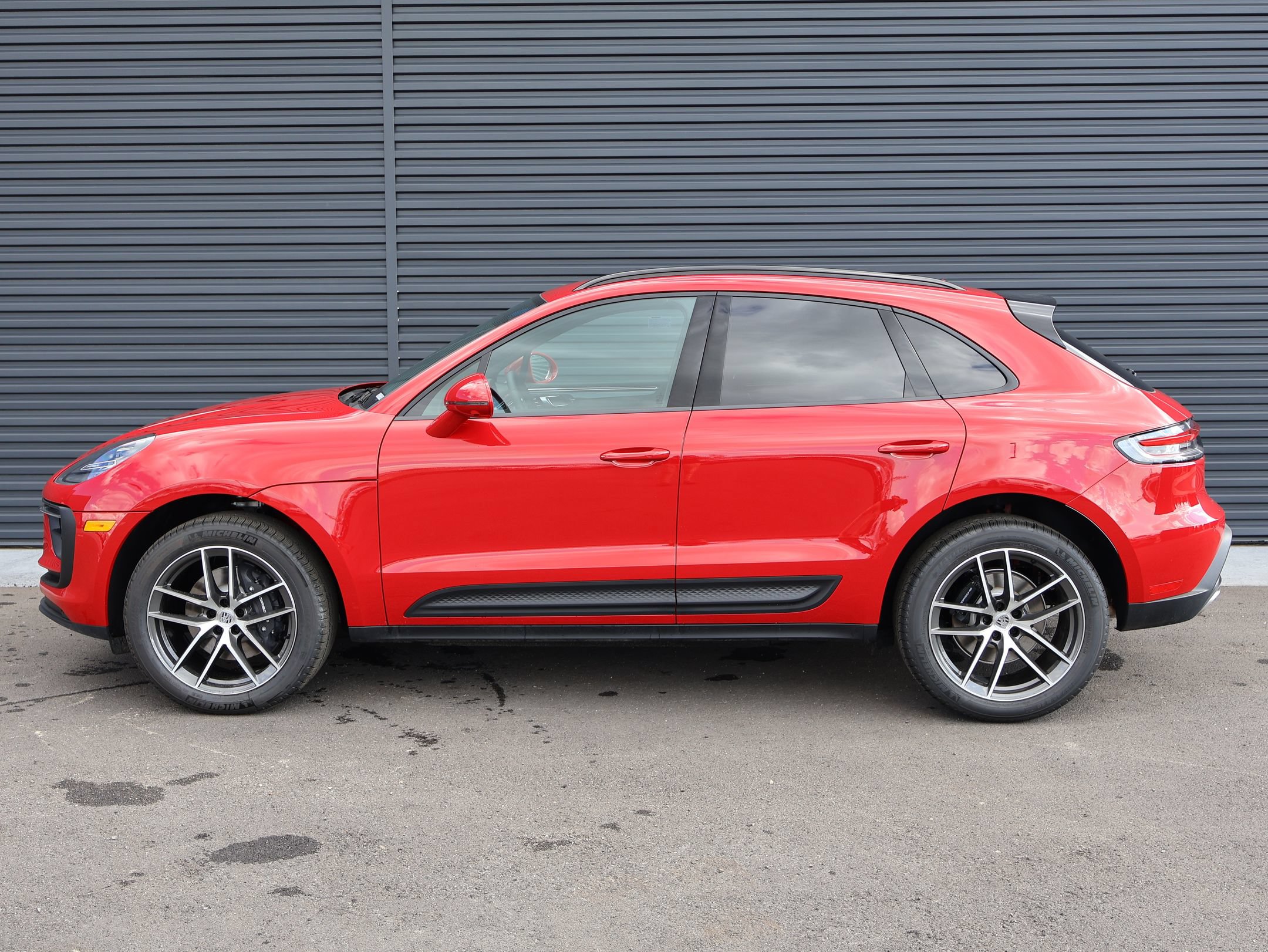 New 2026 Porsche Macan AWD/4WD image 2
