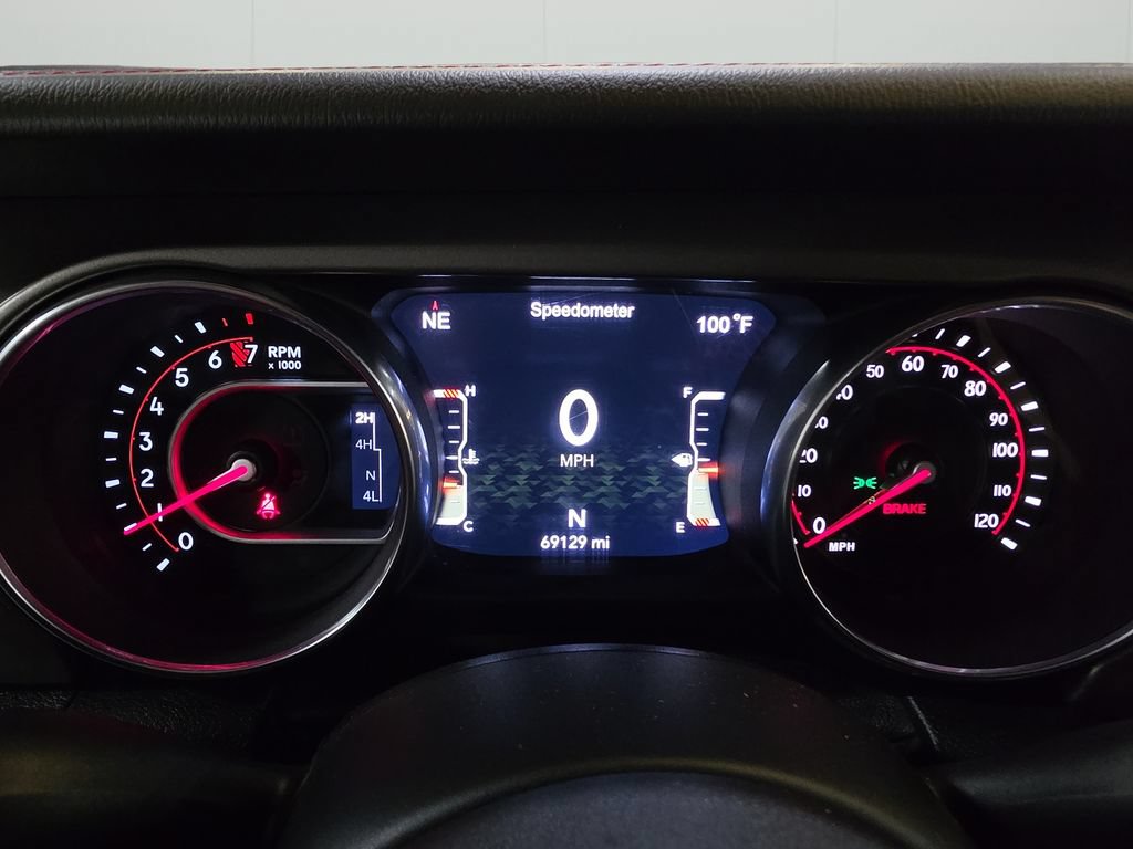 Used 2018 Jeep Wrangler Unlimited Rubicon w/ Dual Top Group AWD/4WD image 19