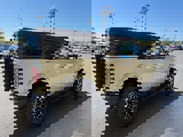 New 2025 Ford Bronco Outer Banks image 6