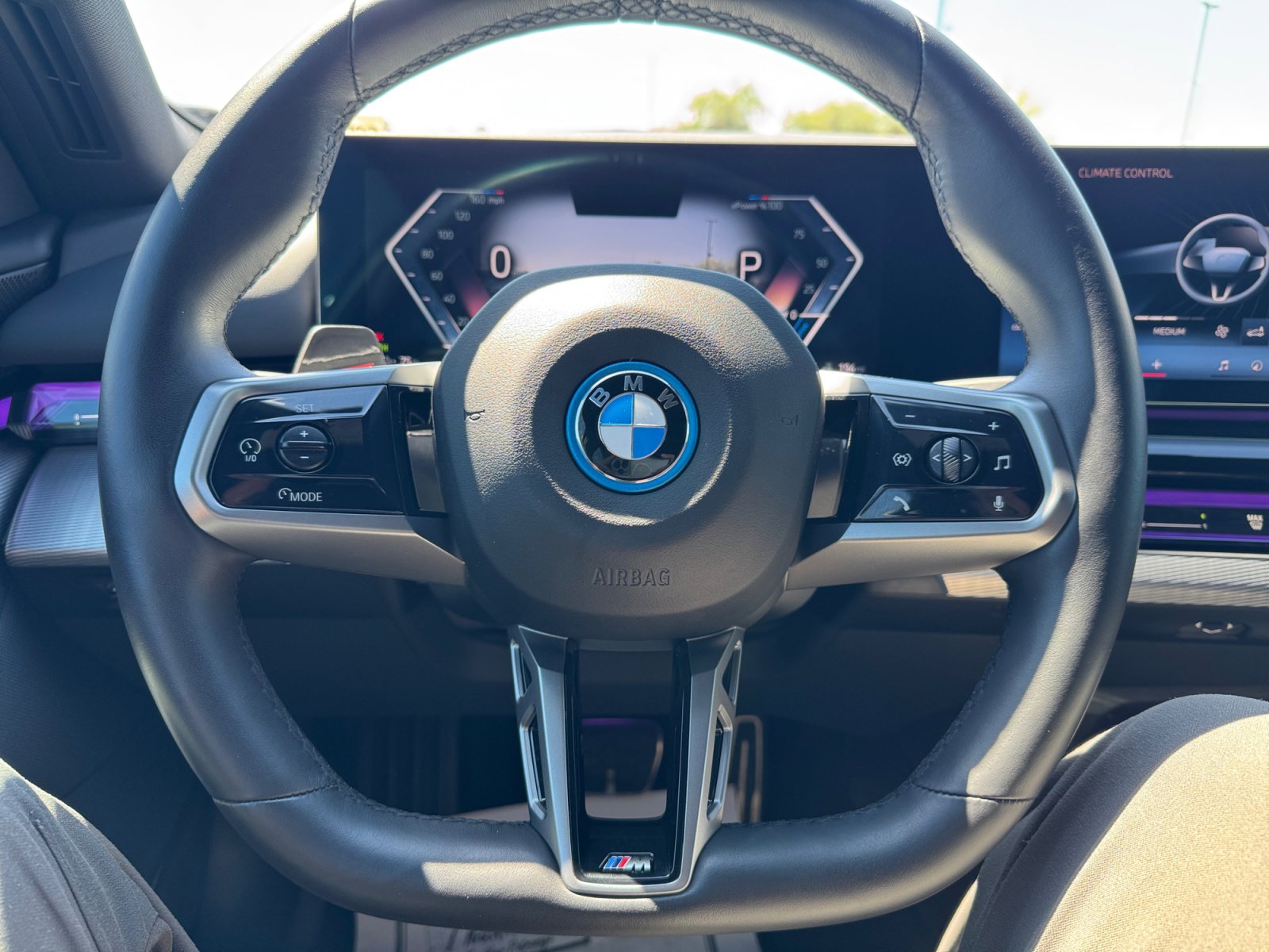 Used 2025 BMW i5 eDrive40i w/ M Sport Package image 9