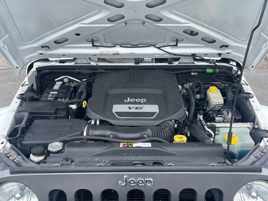 Used 2015 Jeep Wrangler Unlimited Sport AWD/4WD image 11
