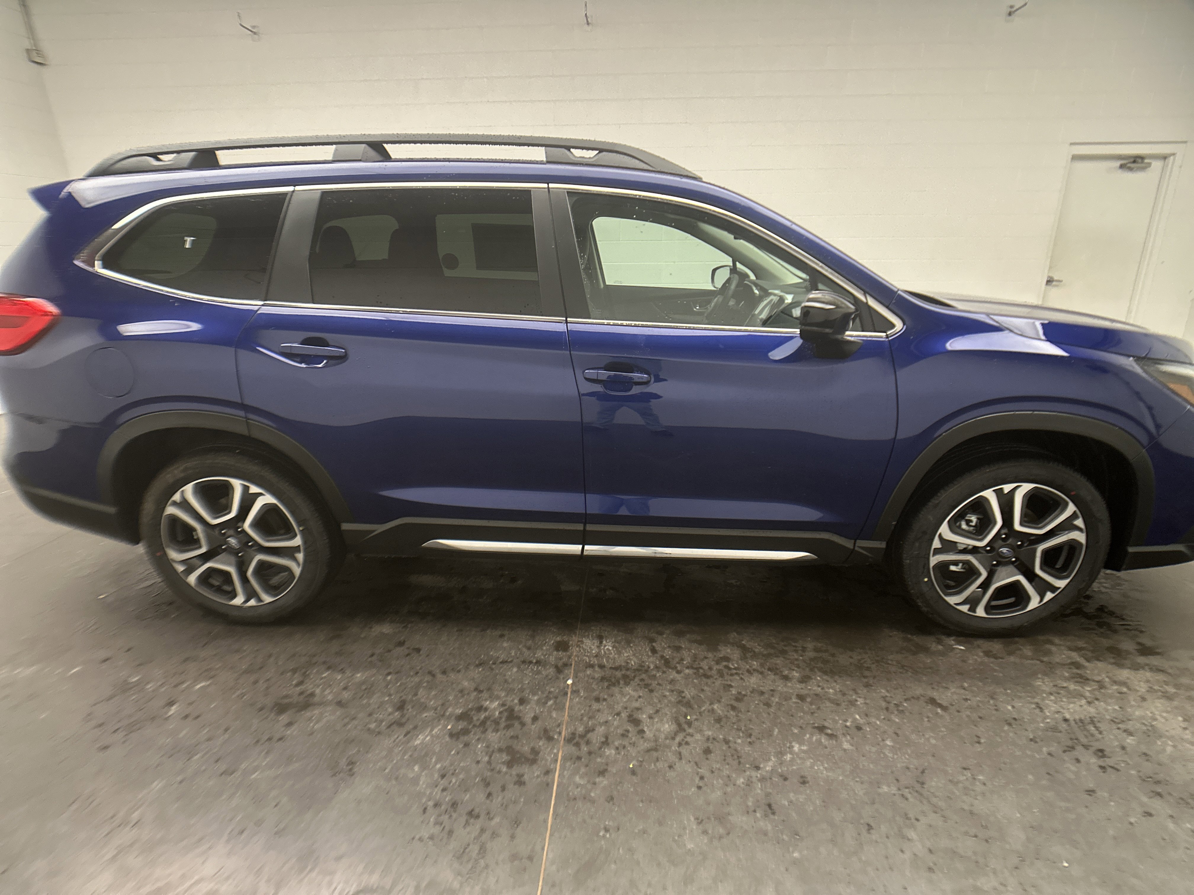 New 2026 Subaru Ascent Limited AWD/4WD image 9