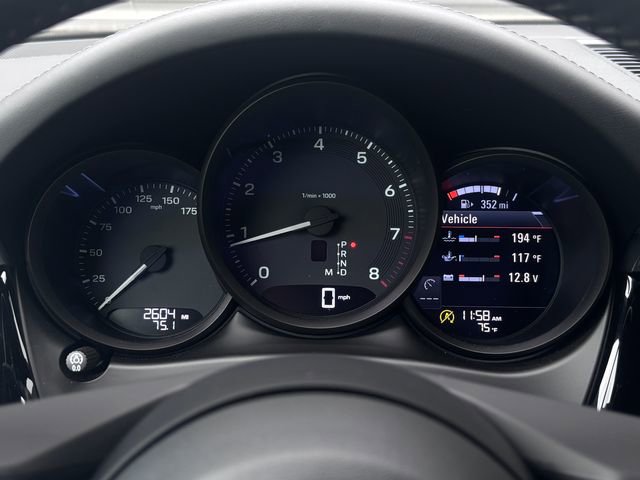 Certified 2026 Porsche Macan AWD/4WD image 17
