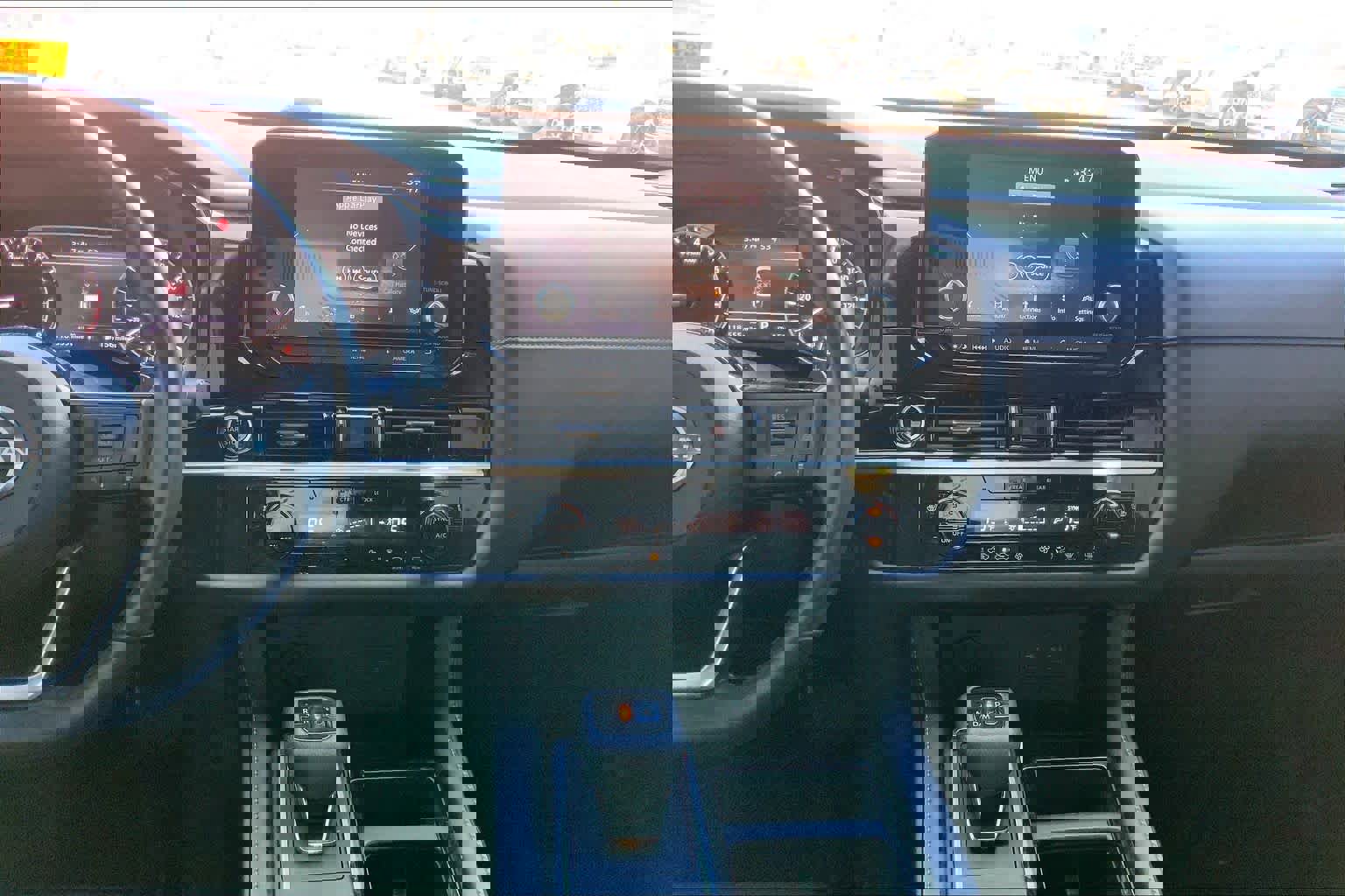 Used 2022 Nissan Pathfinder SV w/ SV Premium Package image 6